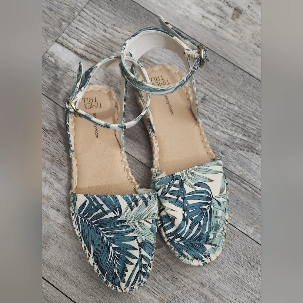 Time and Tru Tropical Print Espadrille Flatform Sandals
